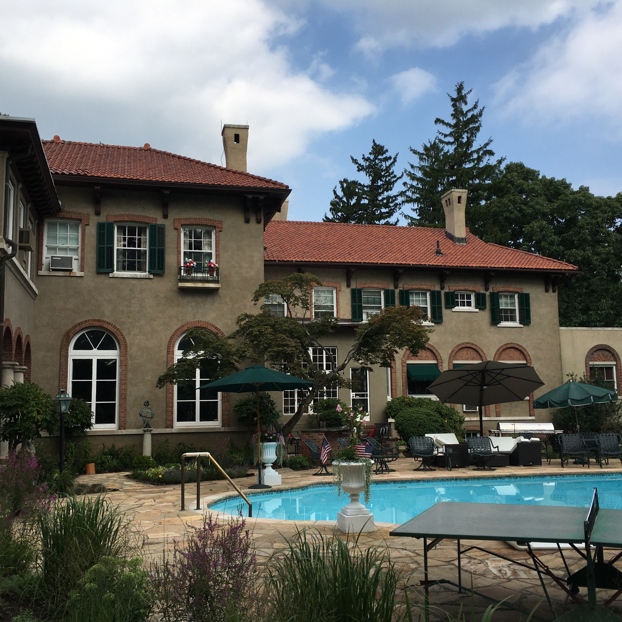 Villa del Raggio pool side