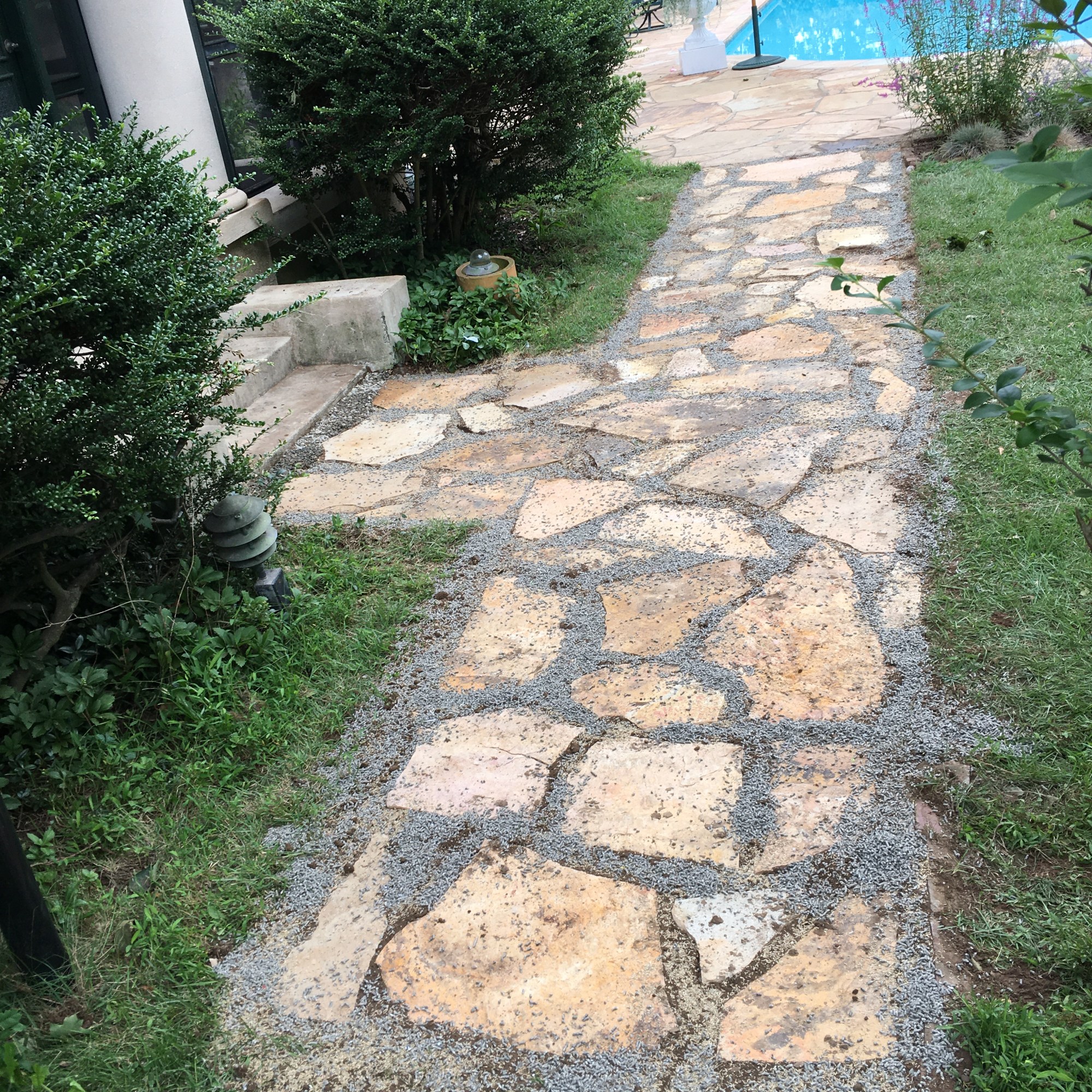 Reclaimed Tennessee Crab Orchard new fieldstone path